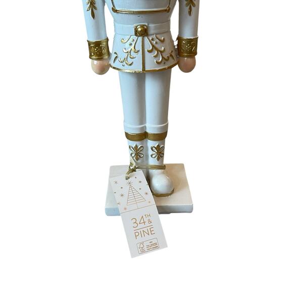 34th & Pine White Gold NUTCRACKERS 14in Wood Set of 2 Holiday Glam NEW - Picture 10 of 15